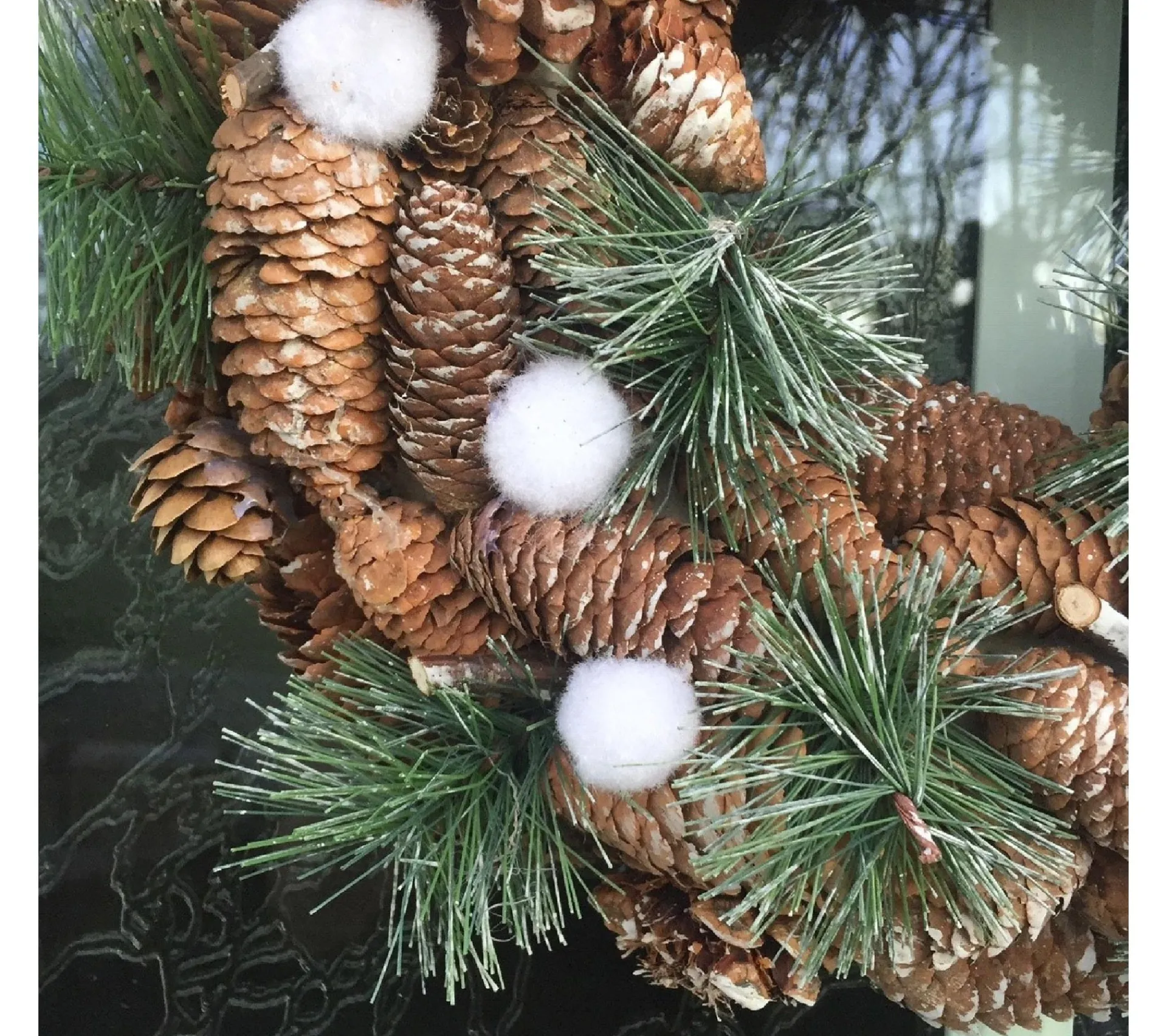 Hot FEERIC LIGHTS AND CHRISTMAS Couronne De Noël Avec Pommes De Pin Et Autres Déco D 34 Cm
