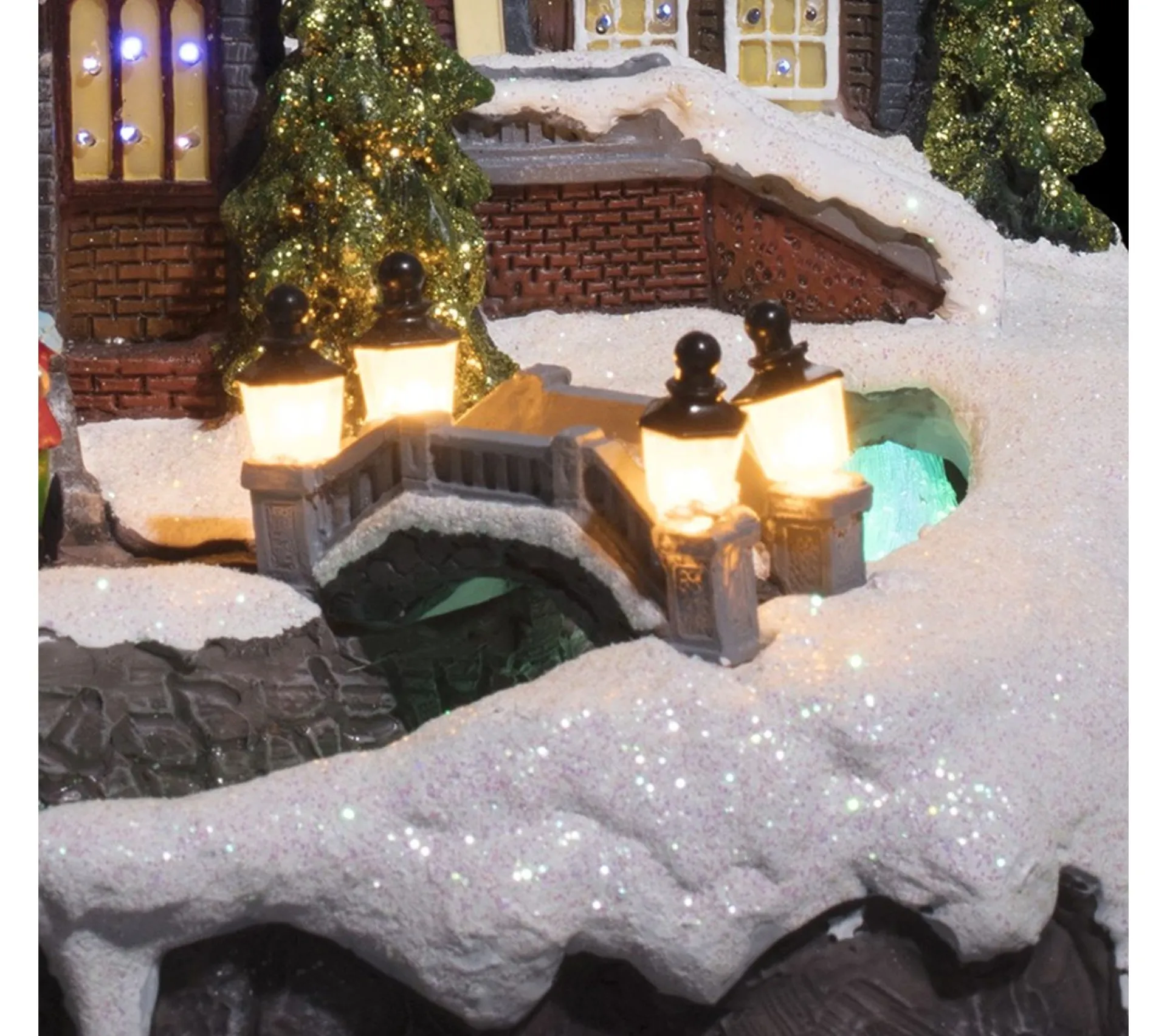 Online FEERIC LIGHTS AND CHRISTMAS Eglise De Noël Avec Riviere Animee Et Lumineuse - Multicolore
